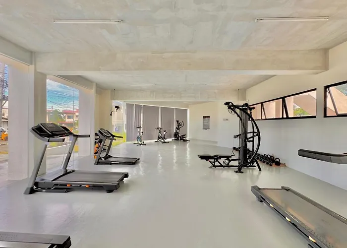 Luxe Bed Free Wi-fi Movie Streaming Pool Gym Near Airport And Mactan Newtown アパート Punta Engaño