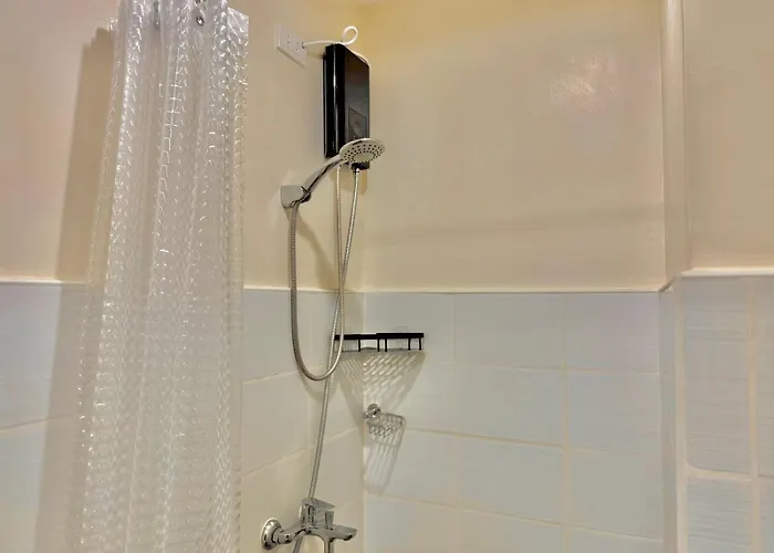 Luxe Bed Free Wi-fi Movie Streaming Pool Gym Near Airport And Mactan Newtown アパート *