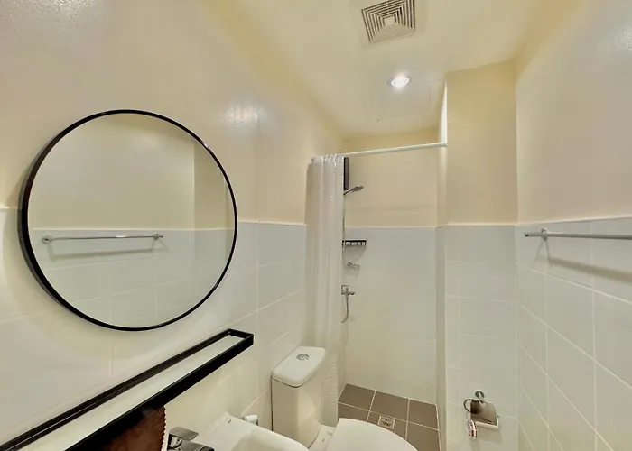 Luxe Bed Free Wi-fi Movie Streaming Pool Gym Near Airport And Mactan Newtown アパート