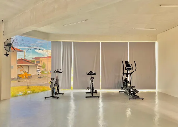 Luxe Bed Free Wi-fi Movie Streaming Pool Gym Near Airport And Mactan Newtown