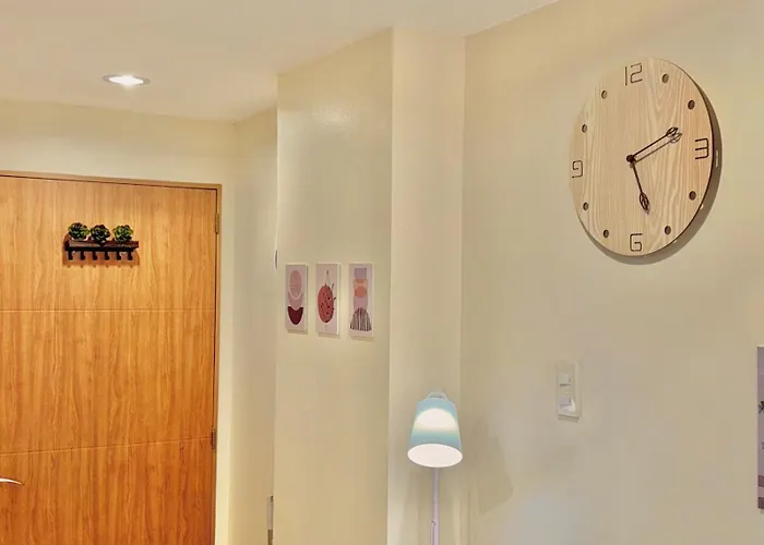 Luxe Bed Free Wi-fi Movie Streaming Pool Gym Near Airport And Mactan Newtown アパート *