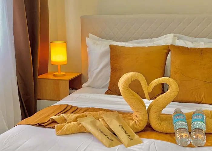 Luxe Bed Free Wi-fi Movie Streaming Pool Gym Near Airport And Mactan Newtown Punta Engaño