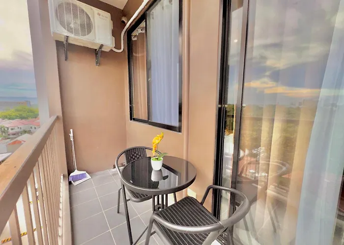 Luxe Bed Free Wi-fi Movie Streaming Pool Gym Near Airport And Mactan Newtown Punta Engaño