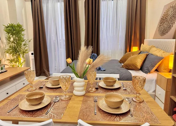 Luxe Bed Free Wi-fi Movie Streaming Pool Gym Near Airport And Mactan Newtown アパート *
