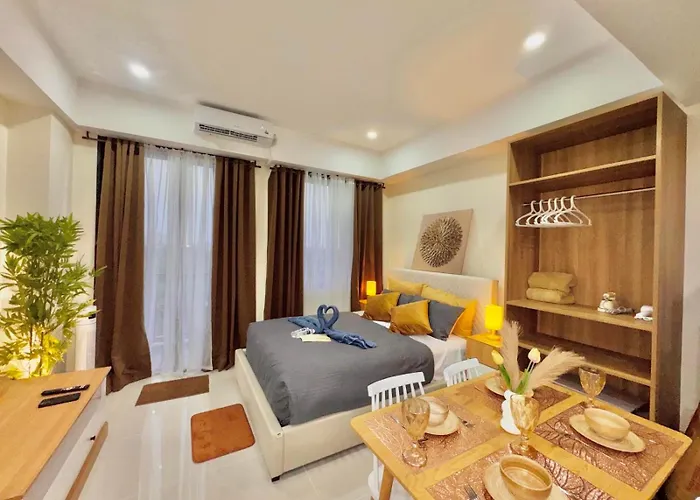 Luxe Bed Free Wi-fi Movie Streaming Pool Gym Near Airport And Mactan Newtown アパート