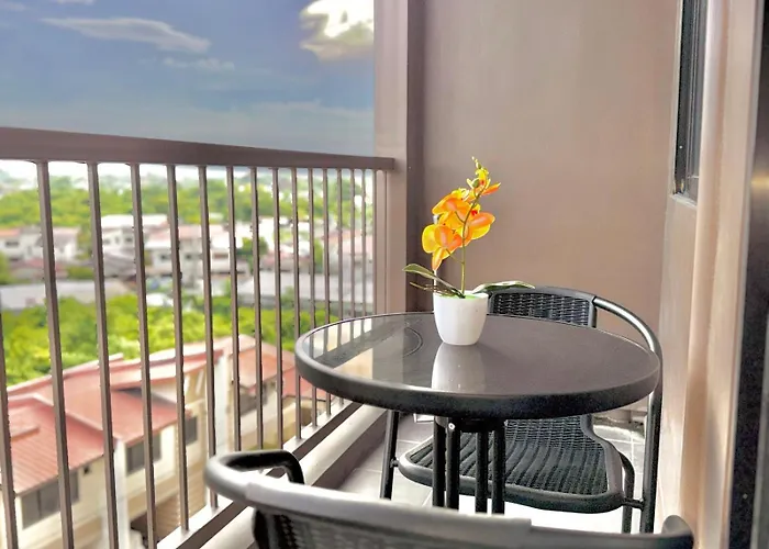 Luxe Bed Free Wi-fi Movie Streaming Pool Gym Near Airport And Mactan Newtown Punta Engaño